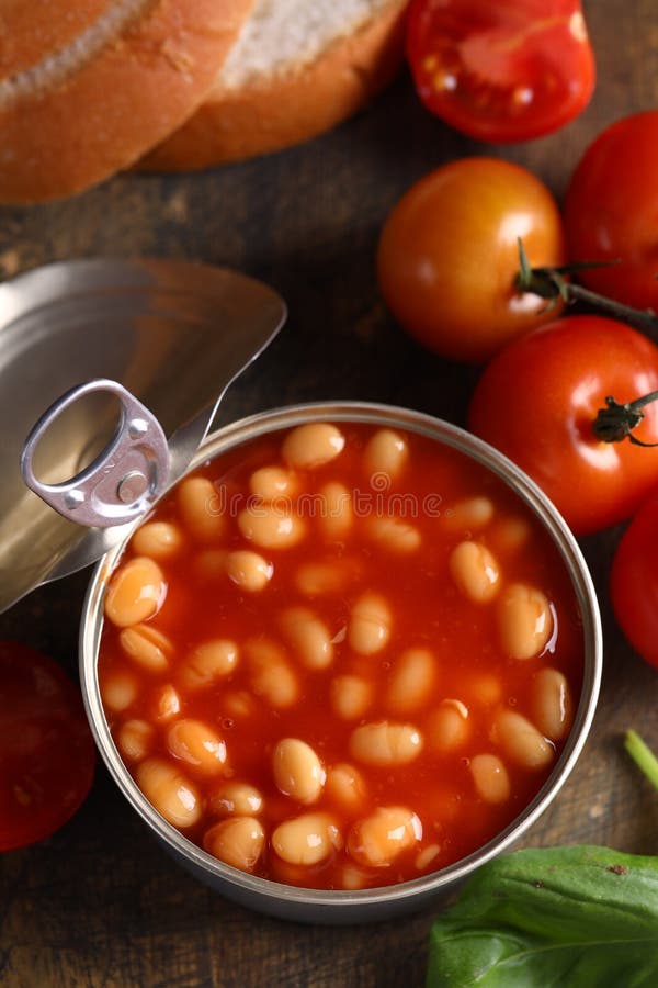 Judías con salsa de tomate fotos de archivo