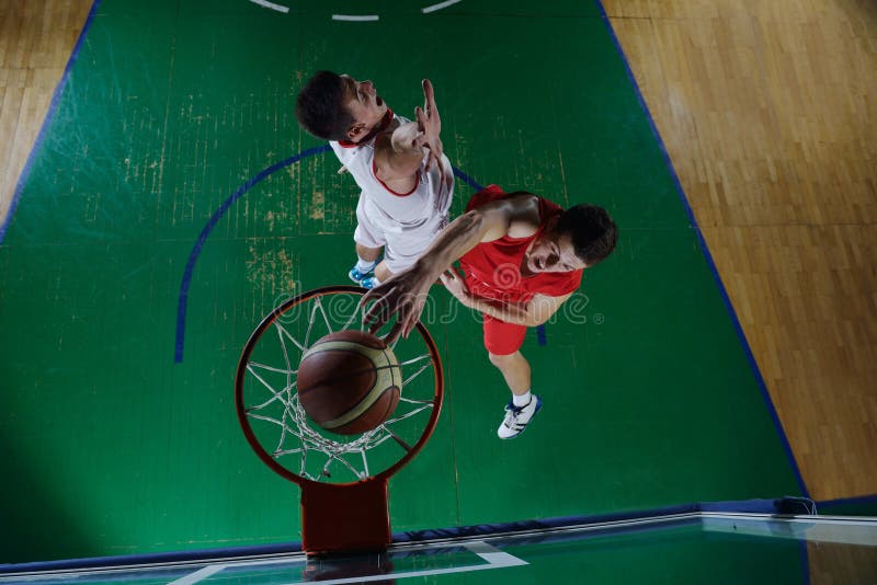 Jugador de básquet en la acción imagen de archivo libre de regalías