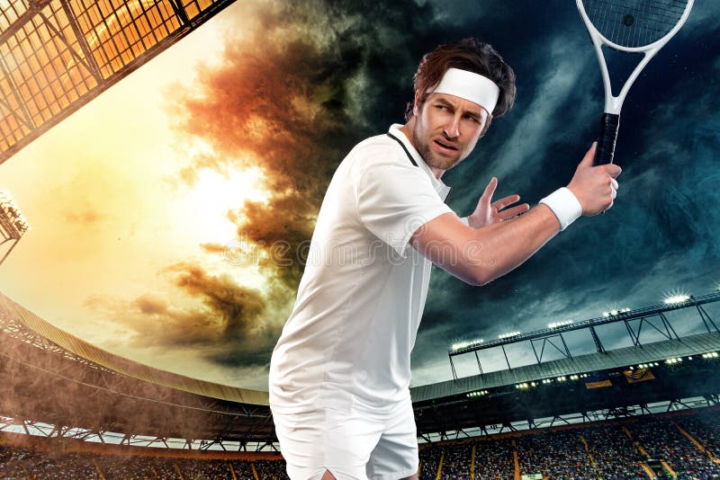 Jugador De Tenis Con Raqueta Camisa Blanca. Atleta Hombre Jugando En La Gran Con De Tenis. de archivo - Imagen de individual, felicidad: 221843650