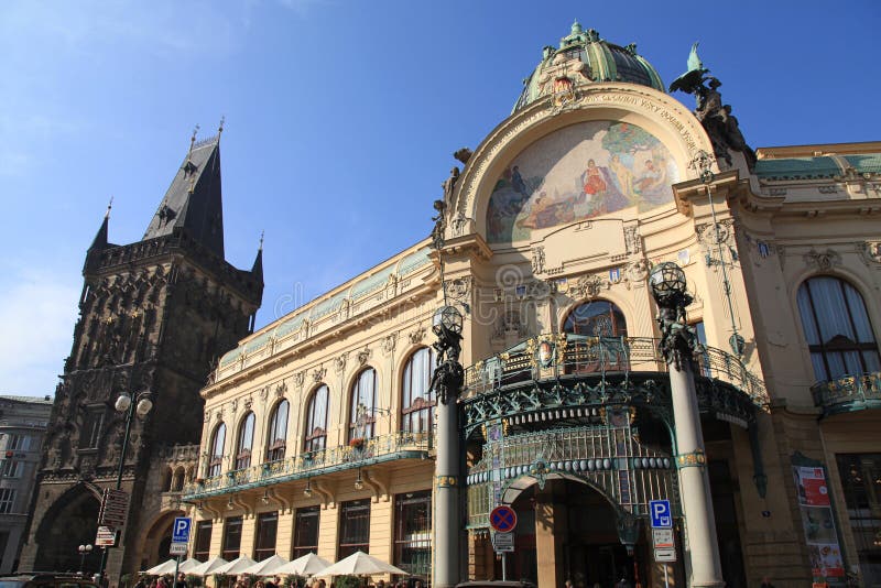 Jugendstilgebäude, städtisches Haus, Prag, Tschechische Republik lizenzfreie stockfotografie Jugendstilgebäude, städtisches Haus, Prag, Tschechische Republik lizenzfreie stockfotografie