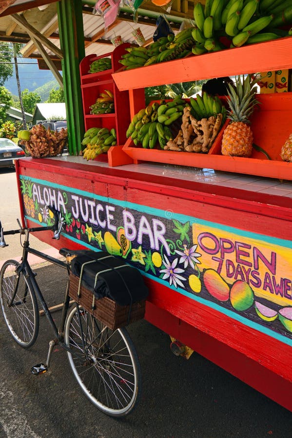 A Juice Bar Uses Fresh Fruit in Kauai, Hawaii Editorial Stock Photo