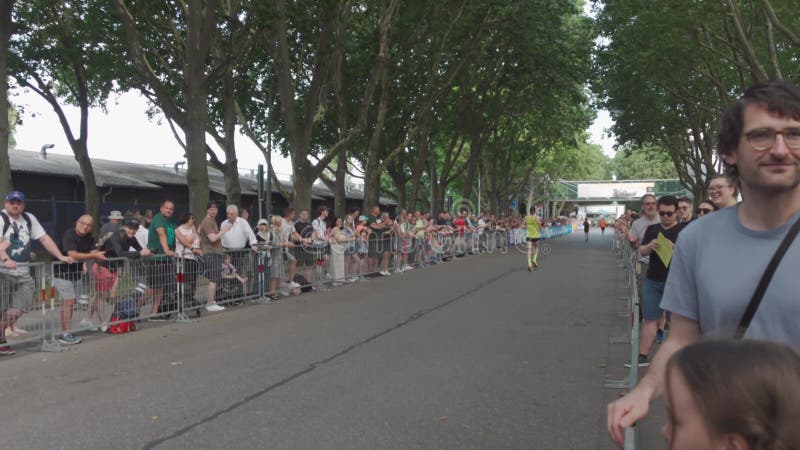 21 juillet 2024 stuttgart allemagne 31. stuttgartlauf am 21. juli 2024 startort am mercedesstrasse. course d'été clips vidéos