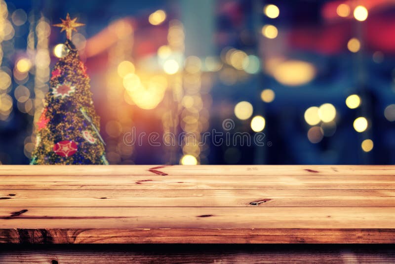 Jul gör sammandrag ljus bokeh för bakgrund från Xmas-träd på nattpartiet i vinter royaltyfri fotografi