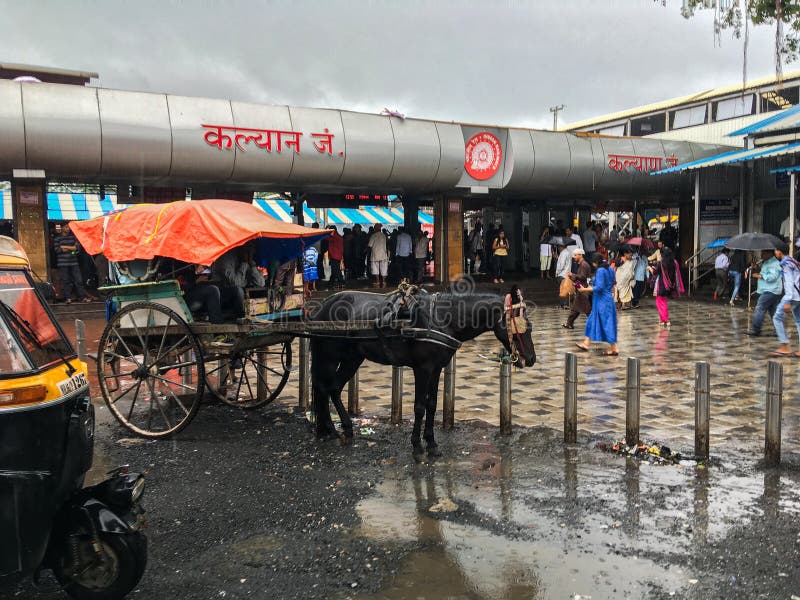 Tongahorse Cart at Kalyan railway station on monsoon Maharashtra INDIA stock photography Tongahorse Cart at Kalyan railway station on monsoon Maharashtra INDIA stock photography