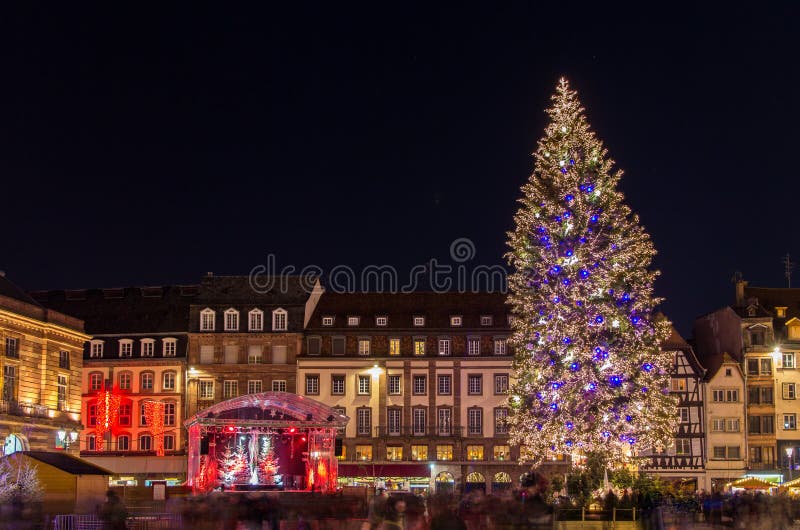 Julgran i Strasbourg arkivbild Julgran i Strasbourg arkivbild