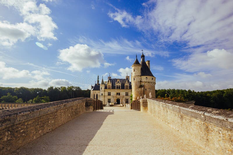Juli 23, 2017 slotten av Chenonceau france Fasaden av den medeltida slotten av damer Den kungliga medeltida slotten arkivbilder Juli 23, 2017 slotten av Chenonceau france Fasaden av den medeltida slotten av damer Den kungliga medeltida slotten arkivbilder