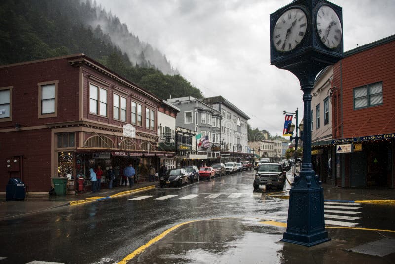 JUNEAU, SEPT., 2017 VAN ALASKA 1: Juneau van de binnenstad Alaska toen het regende Juneau is een kapitaal van de staat van Alaska stock fotografie JUNEAU, SEPT., 2017 VAN ALASKA 1: Juneau van de binnenstad Alaska toen het regende Juneau is een kapitaal van de staat van Alaska stock fotografie