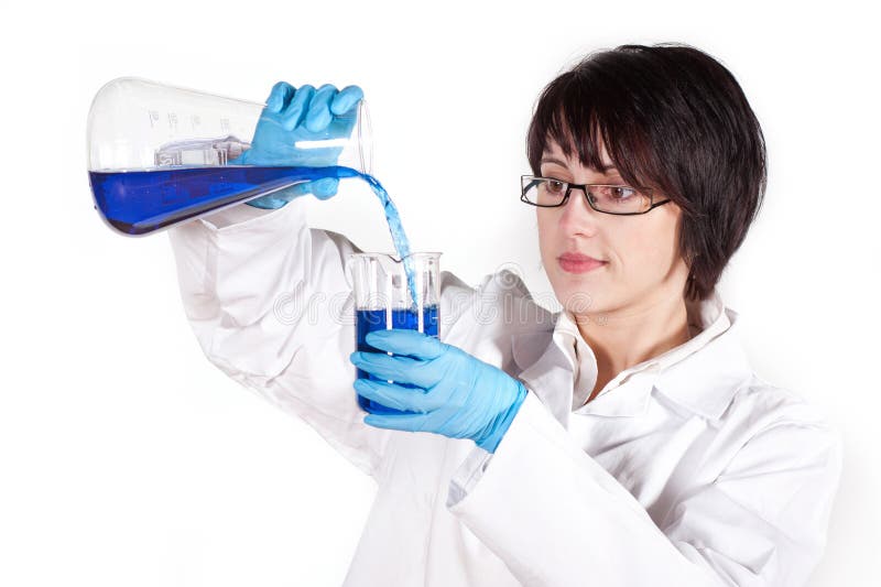Junge Frau mit blauer Flüssigkeit stockbild Junge Frau mit blauer Flüssigkeit stockbild