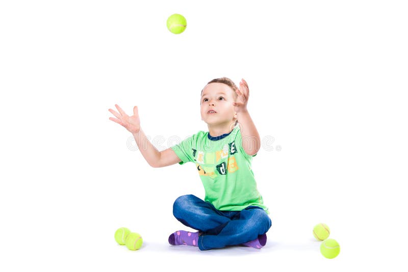 Junge fängt den Ball lizenzfreie stockfotos Junge fängt den Ball lizenzfreie stockfotos