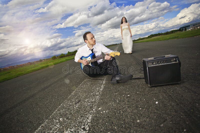 Junge Paare, bevor wedding stockfotos Junge Paare, bevor wedding stockfotos