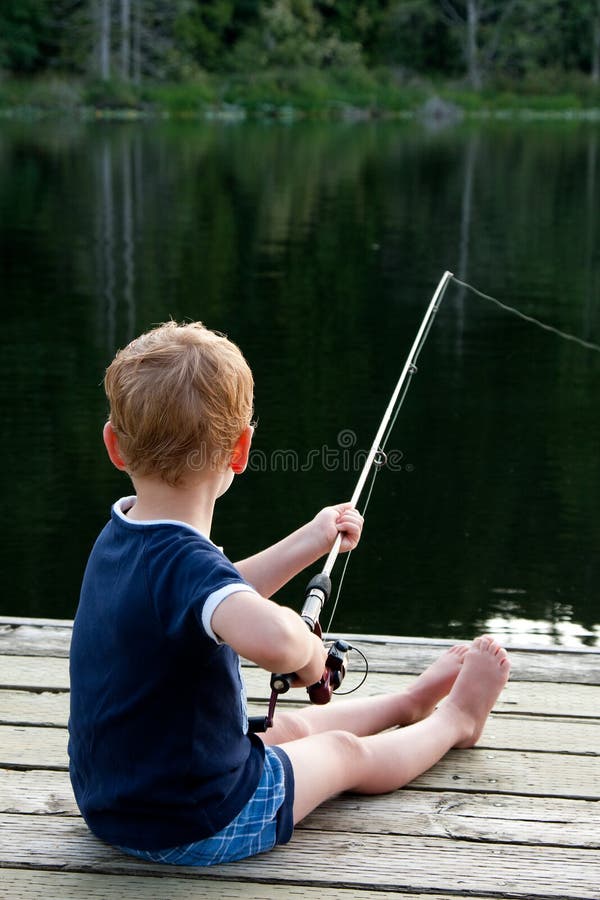 Jungenfischen lizenzfreie stockbilder Jungenfischen lizenzfreie stockbilder