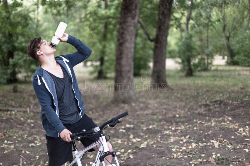 der mann der vom fahrrad fiel und
