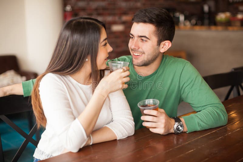 Flirten mit jungen frauen