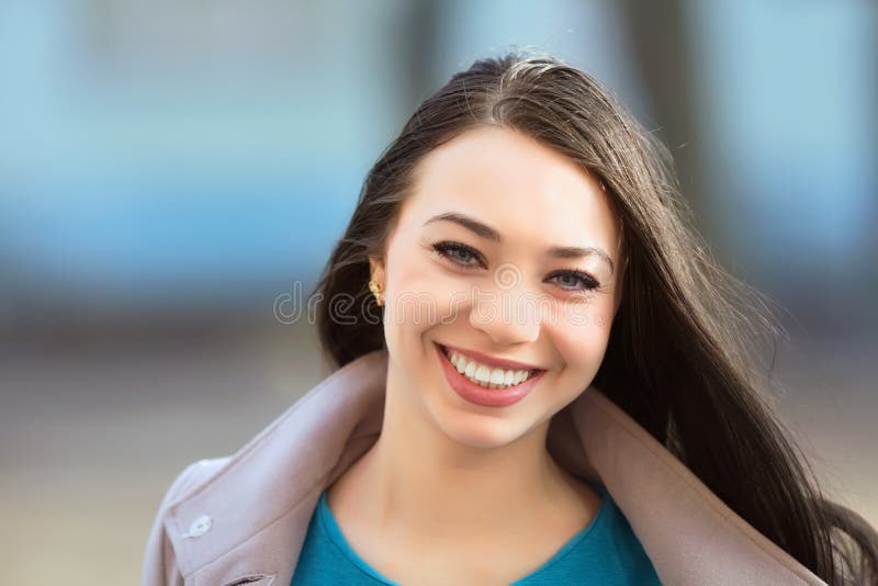 Junger netter Brunette stockfotos