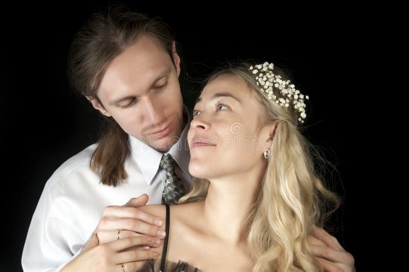 Jeune couple marié photo stock