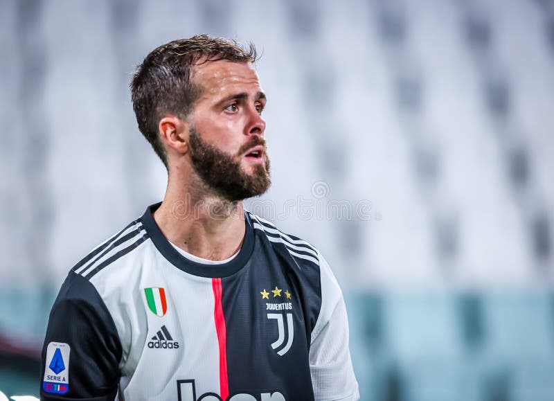 320 Miralem Pjanic Stock Photos - Free & Royalty-Free Stock Photos from  Dreamstime