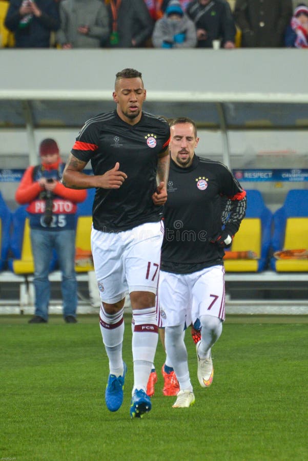 JérÃ'me Boateng e Franck Ribéry Os jogadores do ¼ de FC Baviera Mà nchen fotos de stock royalty free JérÃ'me Boateng e Franck Ribéry Os jogadores do ¼ de FC Baviera Mà nchen fotos de stock royalty free