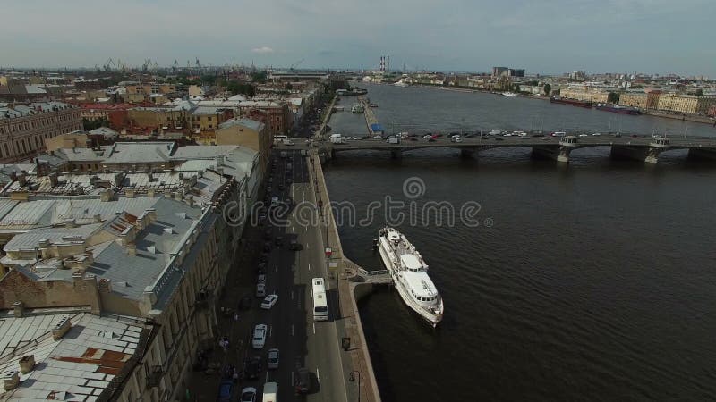 4k antena strzelająca Petersburg bulwar