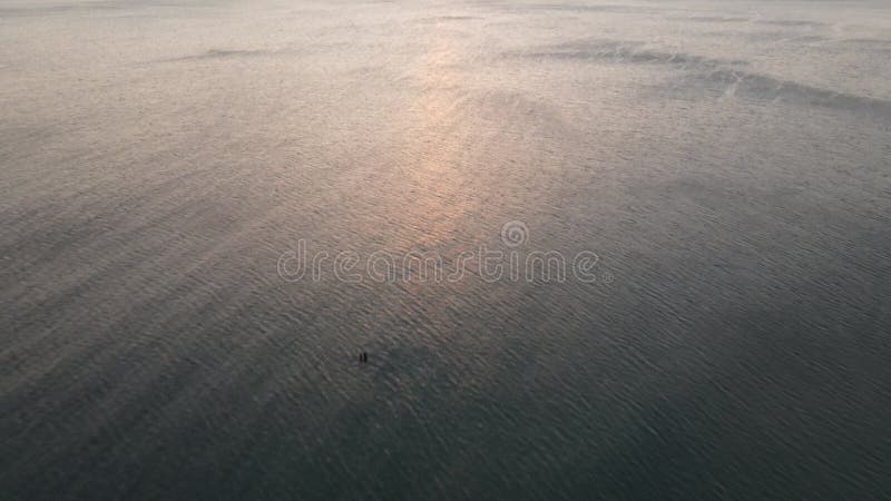 4k αεροπορικό υλικό στην παραλία aonang στο ao nang krabi απόθεμα βίντεο