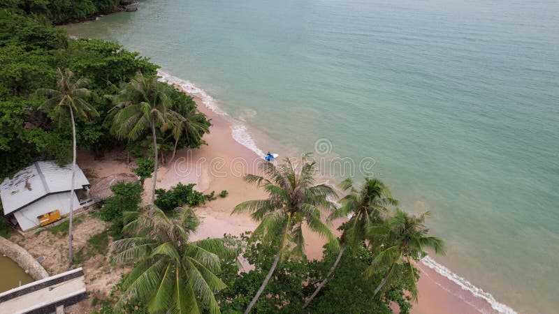 4k αεροπορικό υλικό στην παραλία aonang στο ao nang krabi απόθεμα βίντεο