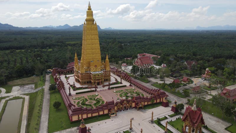 4k αεροστεγές υλικό από το wat maha ότι ο ναός wachiramongkol στο ao nang krabi απόθεμα βίντεο