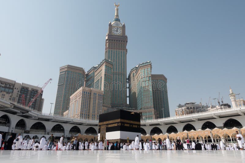 Kaaba en La Meca en el editorial de la Arabia Saudita