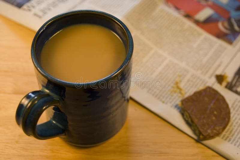 Kaffee, Biskuit U. Zeitung. Stockbild - Bild von java, biskuit: 777187