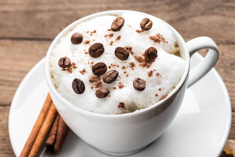 Kaffee mit Zimt stockfoto. Bild von gebraut, nahrung - 47495626