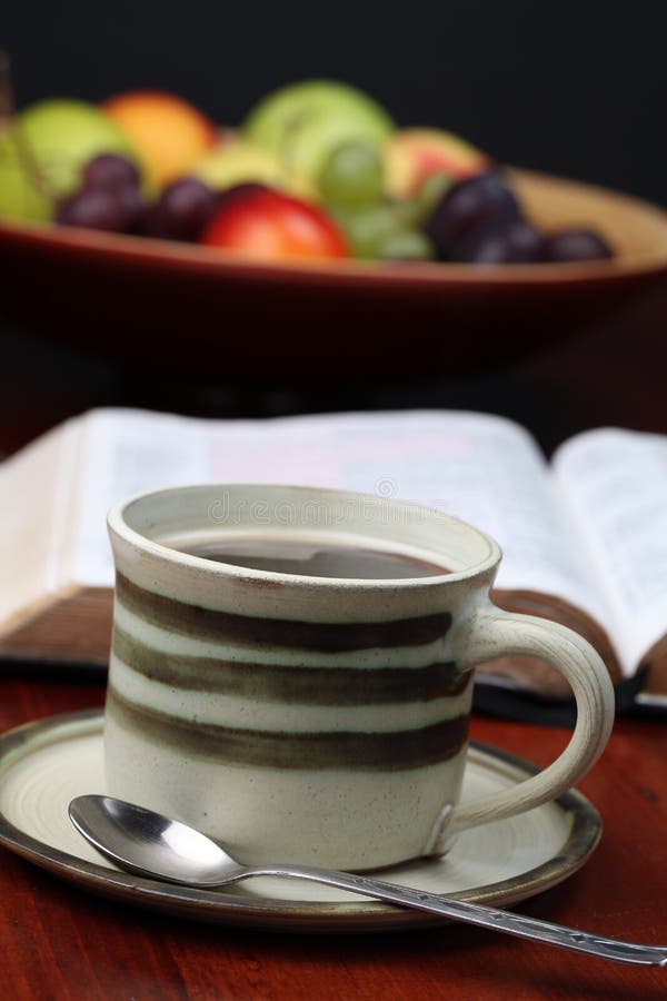 Kaffee und die Bibel stockfoto Kaffee und die Bibel stockfoto