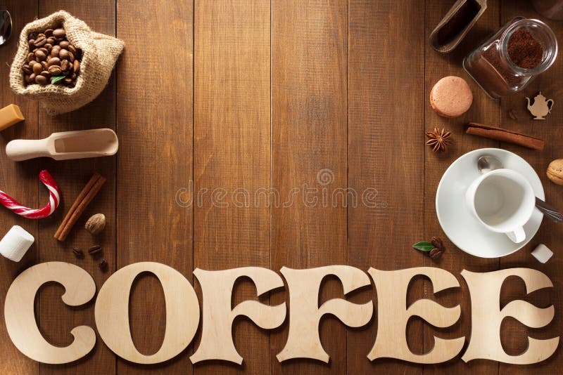 Kaffeuppsättning på trä royaltyfria foton Kaffeuppsättning på trä royaltyfria foton