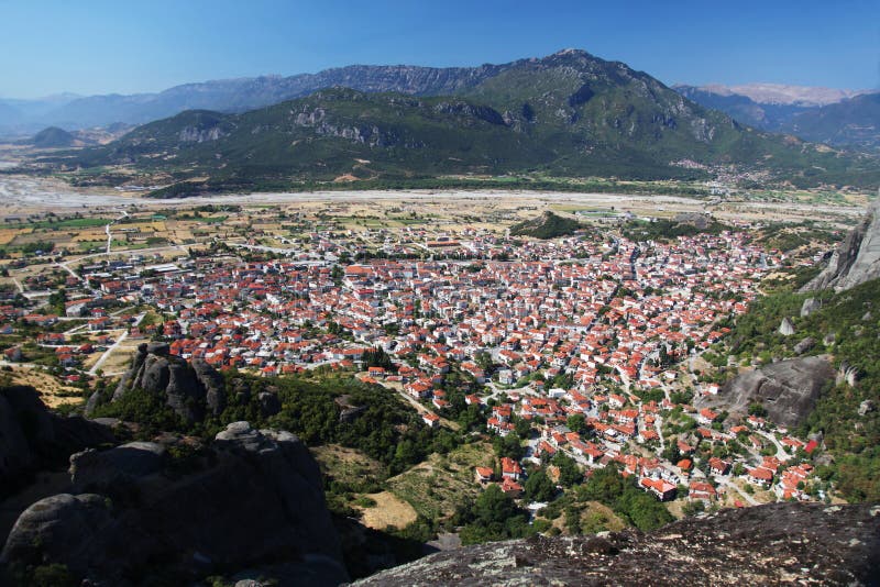 Kalambaka in Griechenland stockfoto. Bild von griechenland 26904984