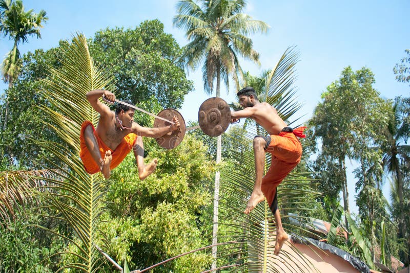 Kalarippayat, arte marcial antiga indiana de Kerala fotografia de stock Kalarippayat, arte marcial antiga indiana de Kerala fotografia de stock