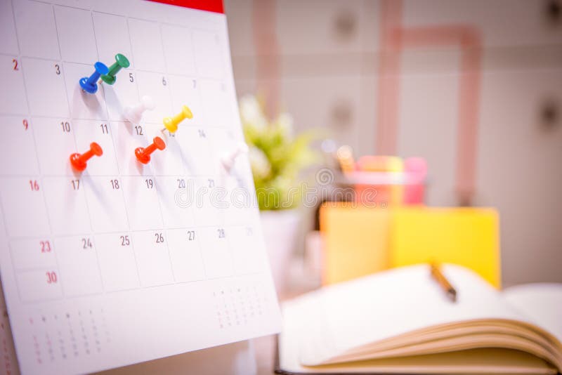 Kalendarzowy wydarzenie planista jest ruchliwie kalendarz, zegar ustawiać rozkład zajęć organizuje rozkład