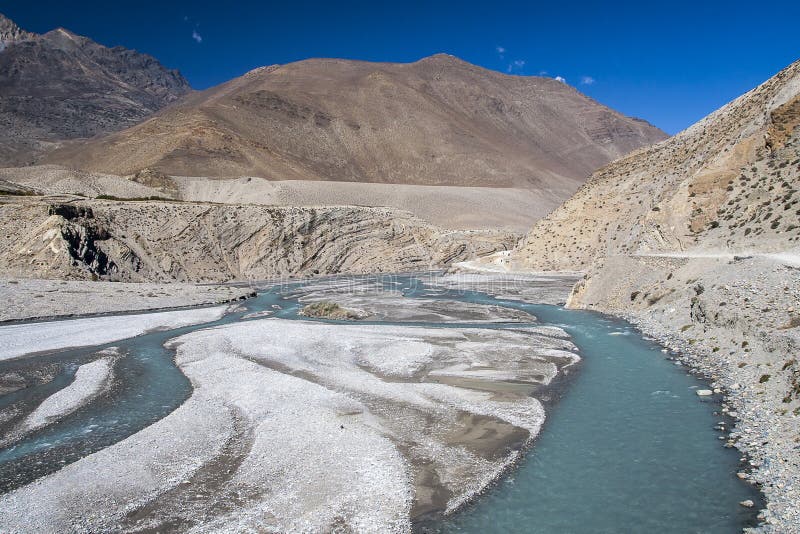 Kali Gandaki est une rivière au Népal et l'Inde, a quitté le tributaire de photographie stock Kali Gandaki est une rivière au Népal et l'Inde, a quitté le tributaire de photographie stock