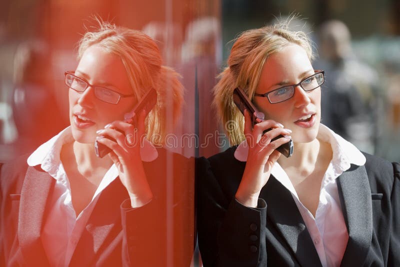 kalla telefonen reflekterande kalla telefonen reflekterande