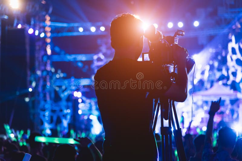 Kamerzysta produkci kamery mknący wideo videographer obrazy royalty free