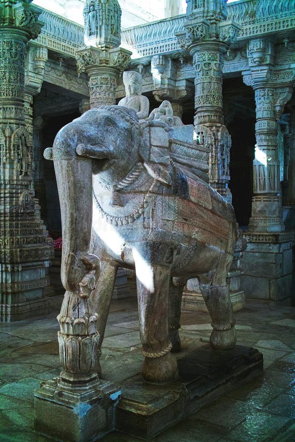 Kamienni cyzelowania przy Ranakpur Jain świątynią, Rajasthan, India Październik, 2009 obraz stock Kamienni cyzelowania przy Ranakpur Jain świątynią, Rajasthan, India Październik, 2009 obraz stock