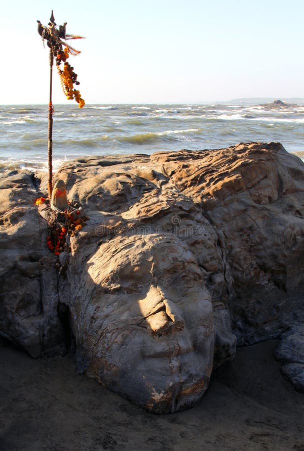 Kamienny Shiva stawia czoło na Vagator plaży Goa zdjęcia stock Kamienny Shiva stawia czoło na Vagator plaży Goa zdjęcia stock