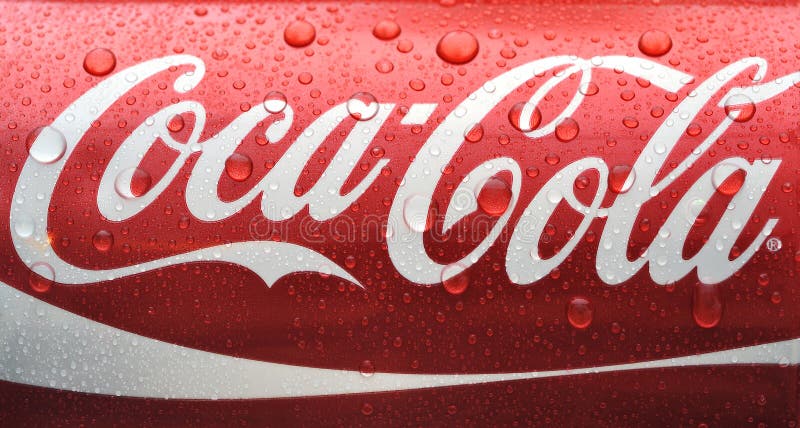 Kan cocaen - våt cola royaltyfri foto