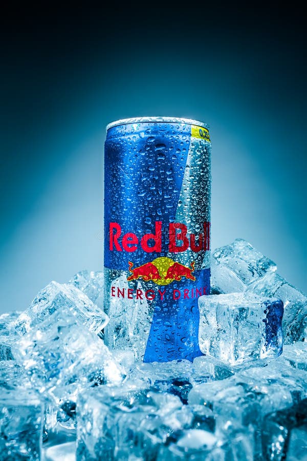Blikje Red Bull Energy Drink royalty-vrije stock afbeelding