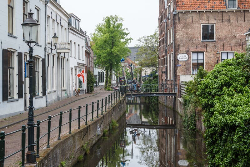 Kanaal in De Oude Stad Van Amersfoort Redactionele Stock Afbeelding Image of gebouw