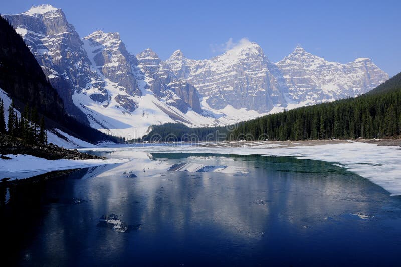 Kanada lakemoraine royaltyfri fotografi Kanada lakemoraine royaltyfri fotografi