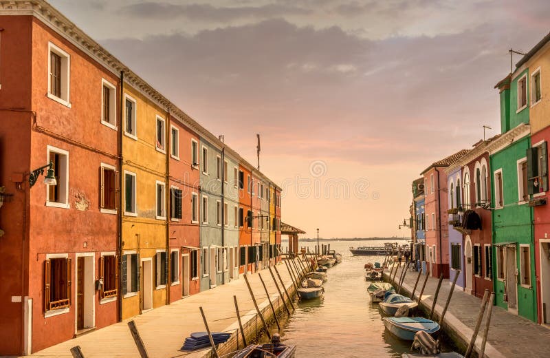 Kanal Murano Venedig offen zum Meer lizenzfreie stockfotos Kanal Murano Venedig offen zum Meer lizenzfreie stockfotos