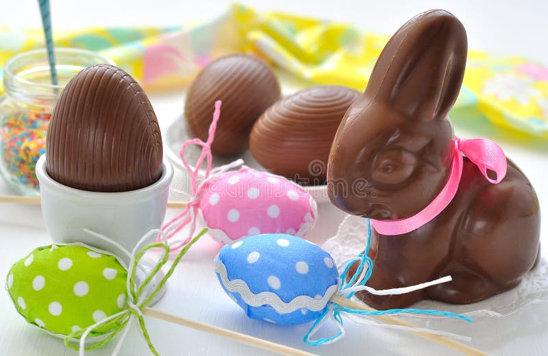 kaninchokladeaster ägg royaltyfria bilder kaninchokladeaster ägg royaltyfria bilder