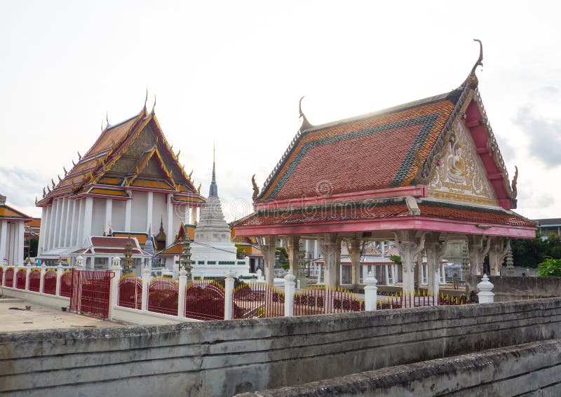 Kanlayanamit Buddhist temple is located in Wat Kanlaya sub-district, on the Thonburi bank of the Chao Phraya River.