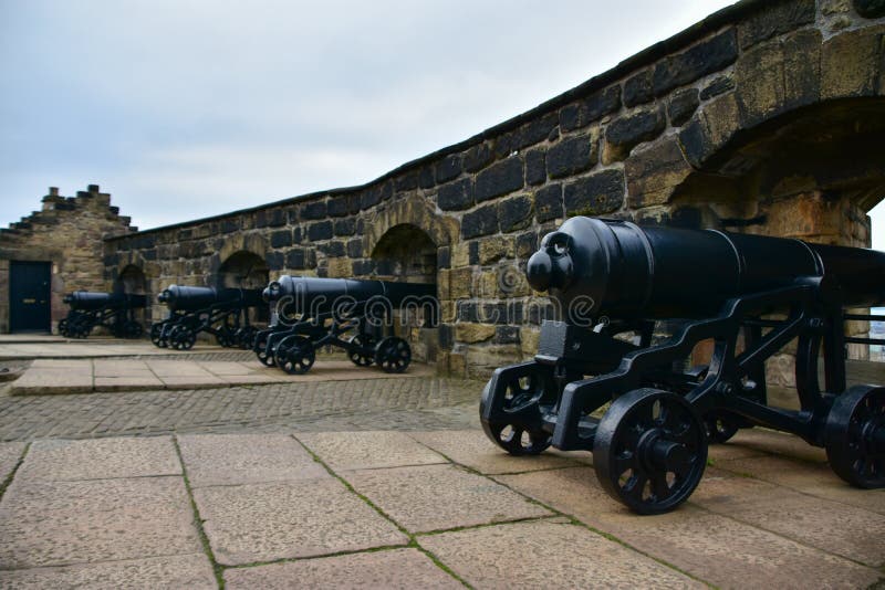 Batterie Von Den Kanonen Bereit, TalSchmiede Zu