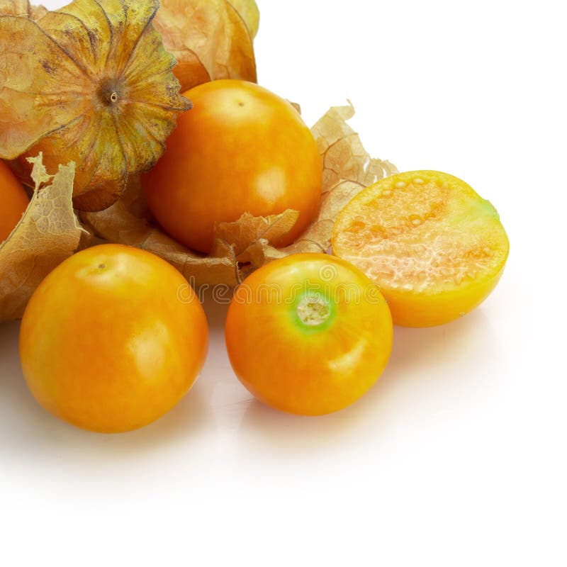 Kap Stachelbeer-, Physalisfrucht oder goldene Beere lokalisiert über weißem Hintergrund stockfotografie Kap Stachelbeer-, Physalisfrucht oder goldene Beere lokalisiert über weißem Hintergrund stockfotografie