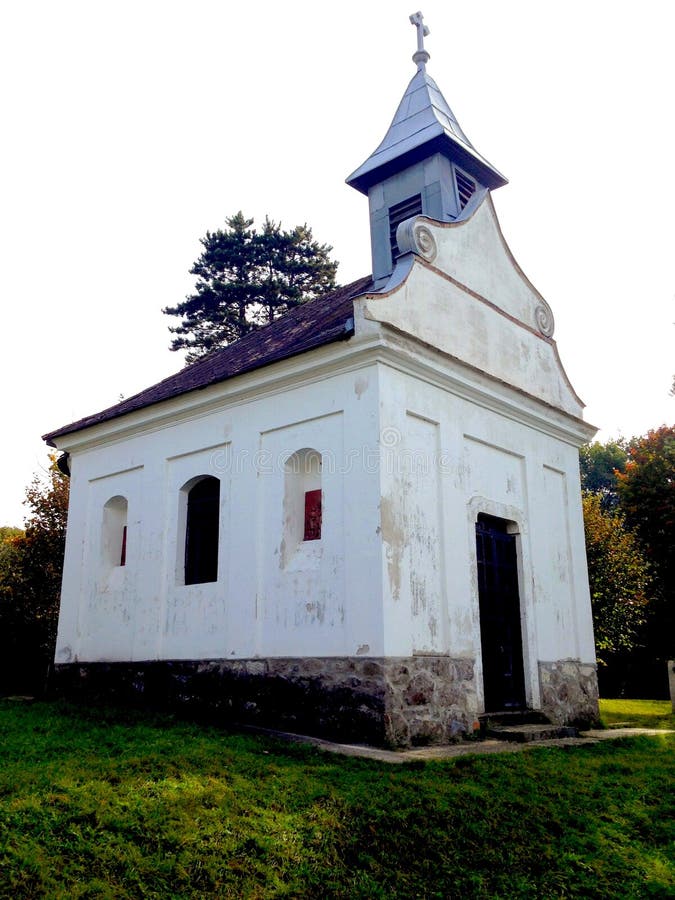 Kapelle auf dem Gipfel lizenzfreie stockfotos Kapelle auf dem Gipfel lizenzfreie stockfotos