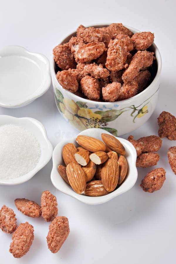 Karamellisierte Mandeln stockbild. Bild von kalorien - 22772537 Karamellisierte Mandeln stockbild. Bild von kalorien - 22772537