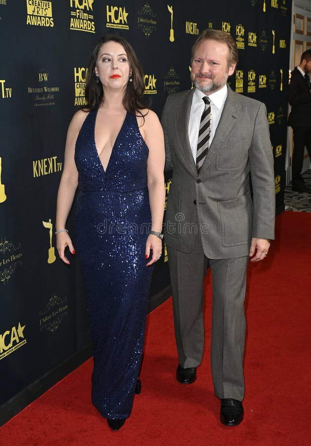 los angeles 11 de janeiro - karina longworth e rian johnson nos filmes aarp  para adultos 2020 no hotel beverly wilshire em 11 de janeiro de 2020 em  beverly hills, ca 8226951 Foto de stock no Vecteezy